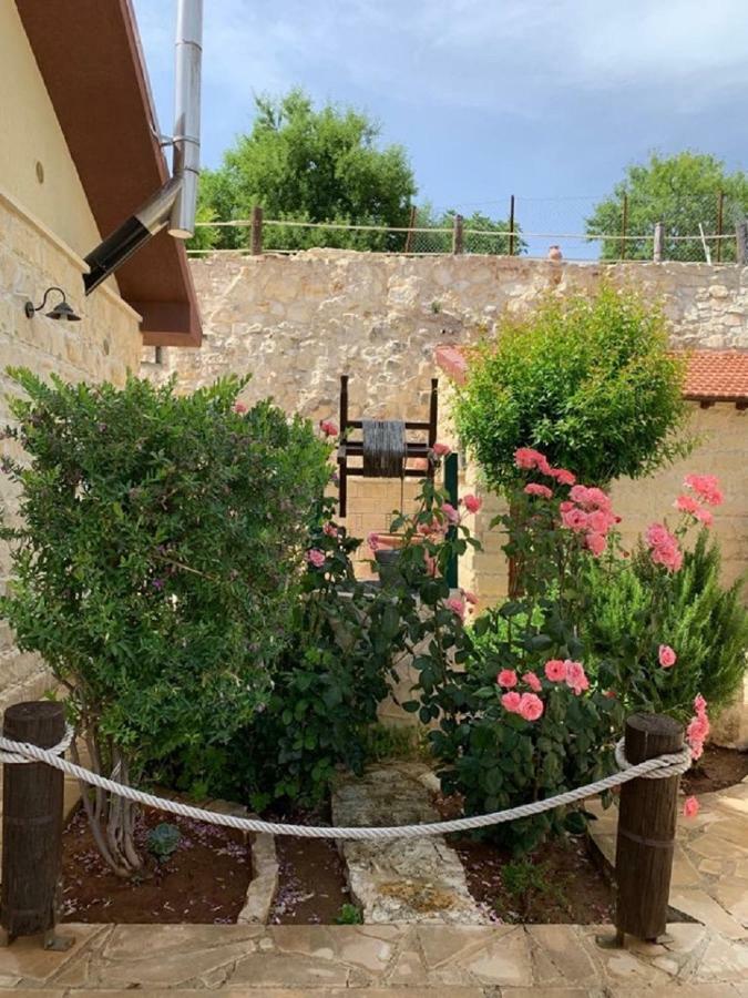 Lofou Traditional House מראה חיצוני תמונה